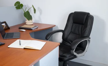 Кресло за 20 млн тенге купило руководство вуза в Шымкенте